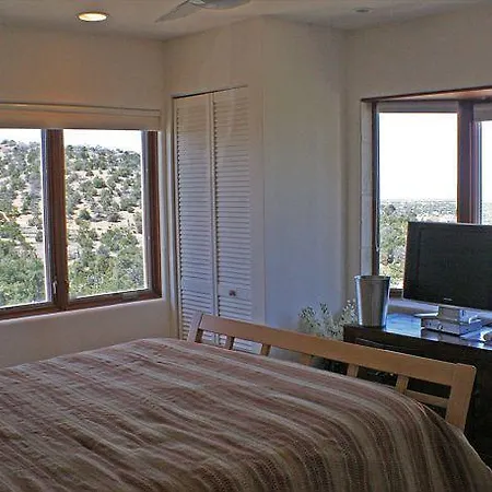 Holiday home Sunlit Hills Art And Views Three-bedroom