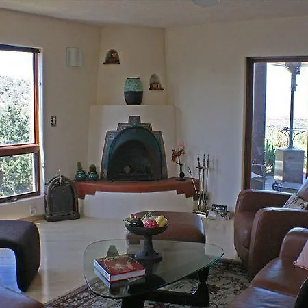 Sunlit Hills Art And Views Three-bedroom Holiday home
