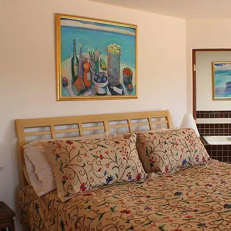 Sunlit Hills Art And Views Three-bedroom Santa Fe