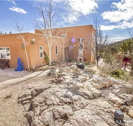 Sunlit Hills Art And Views Three-bedroom *