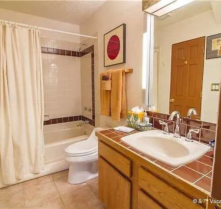 Sunlit Hills Art And Views Three-bedroom Santa Fe