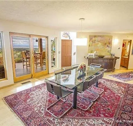 Sunlit Hills Art And Views Three-bedroom *