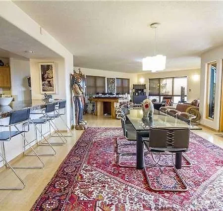 Sunlit Hills Art And Views Three-bedroom