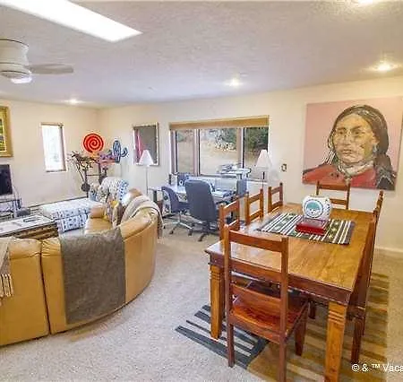 Holiday home Sunlit Hills Art And Views Three-bedroom *