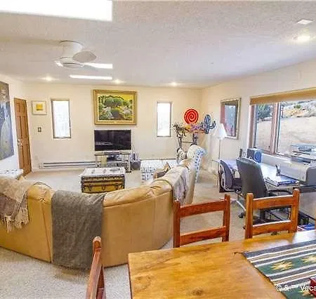 Sunlit Hills Art And Views Three-bedroom *